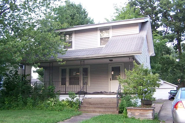 197 Oak Knoll Ave SE photo 1