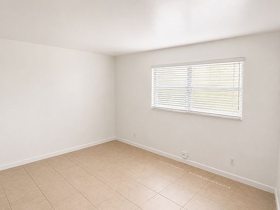 4th image of 3701 SW 59th Ter