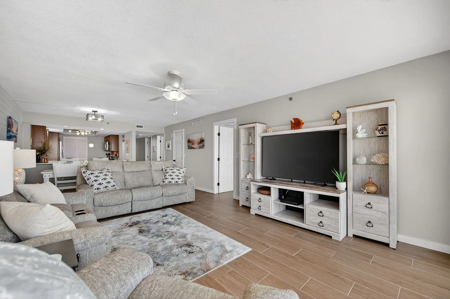 2 bed, 2.0 bath, $5,278 — Photo 3