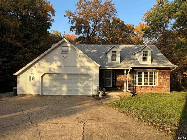 1368 N Forrest Dr, Metamora, IL 61548