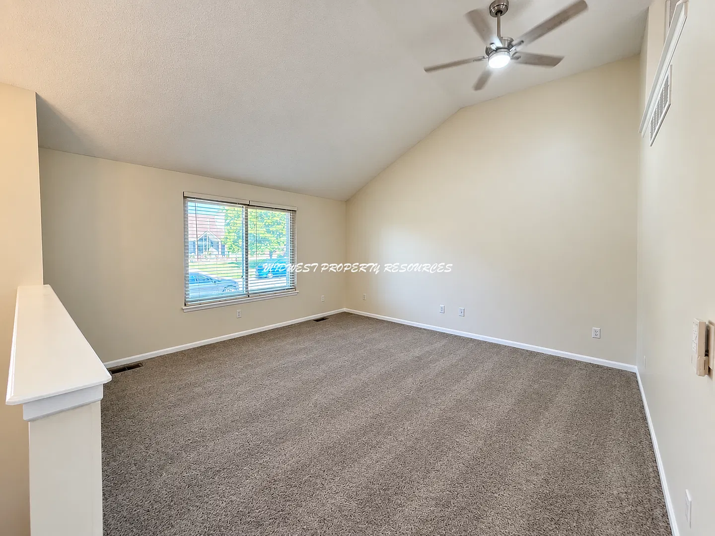 Beautiful 3 Bedroom Home in Raymore — Photo 4