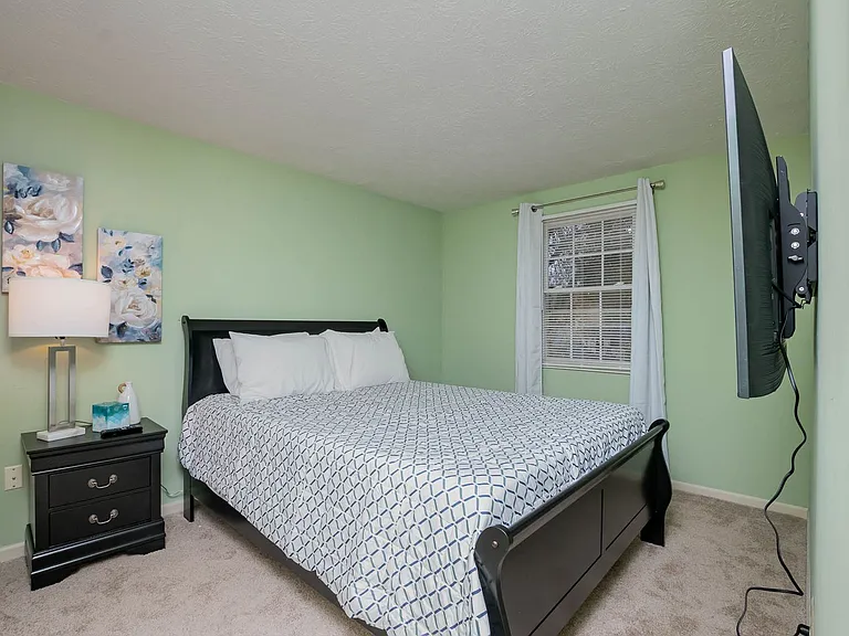 1387 Firethorne Dr — Photo 1