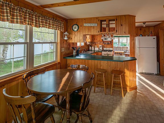 4th image of 7 Justins Way