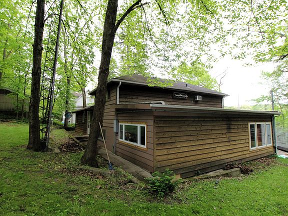 2nd image of 1843 N River Rd