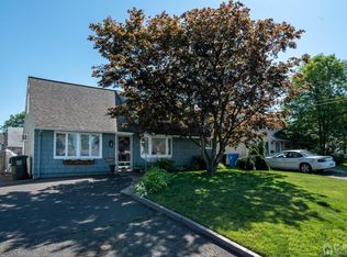 34 Grand Ave, Iselin, NJ 08830