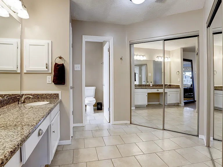 6819 Yardley Dr — Photo 10