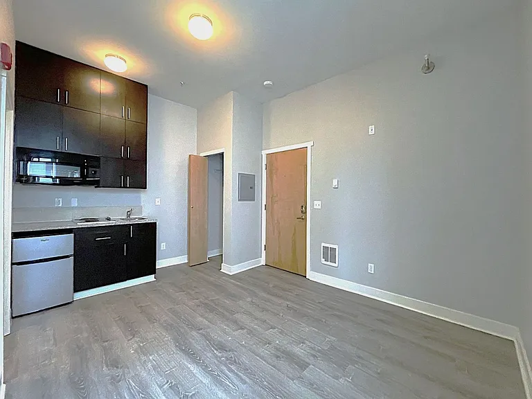 5043 Brooklyn Ave NE — Photo 3