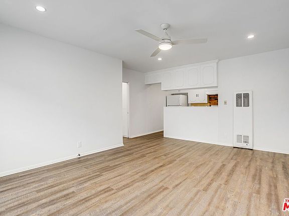 3rd image of 2302 32nd St APT C