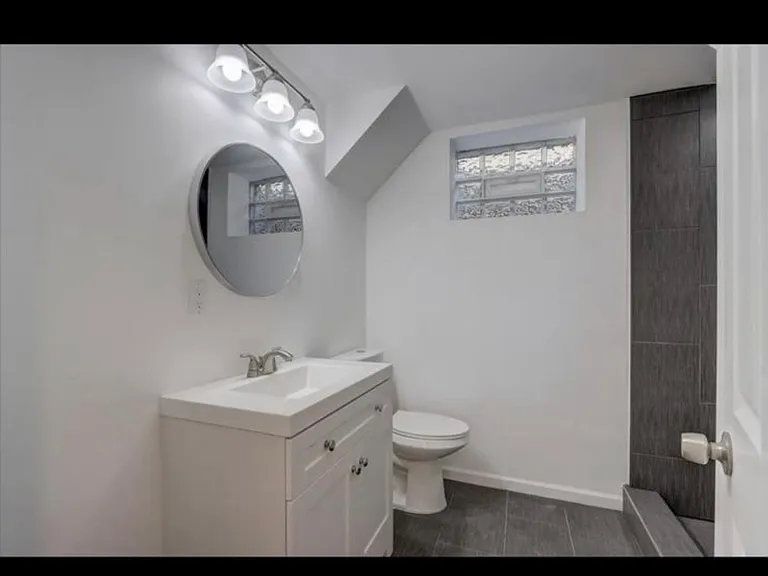4253 James Ave N #3 — Photo 10