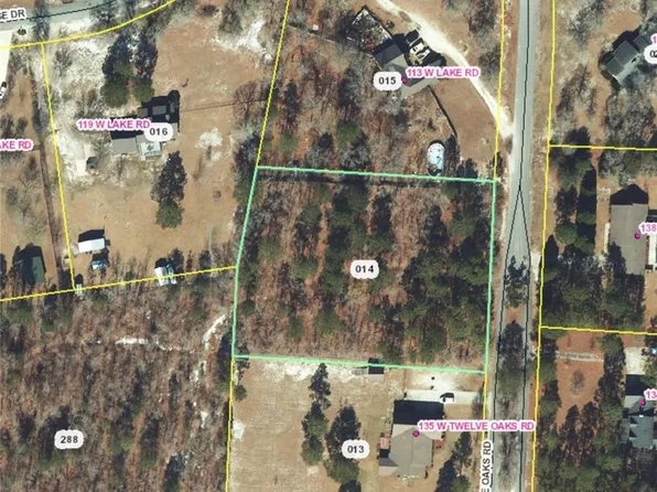 W Twelve Oaks Rd, Raeford, NC 28376