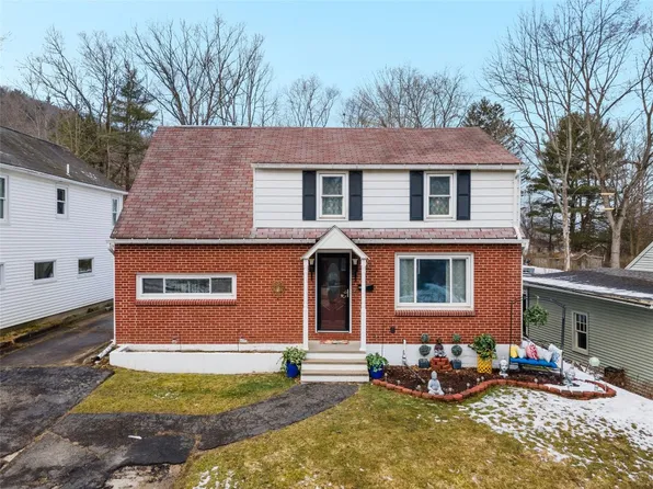 504 Torrance Ave, Vestal, NY 13850