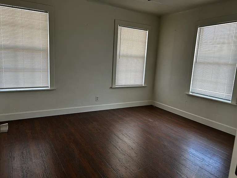 4406 La Luz Ave — Photo 15
