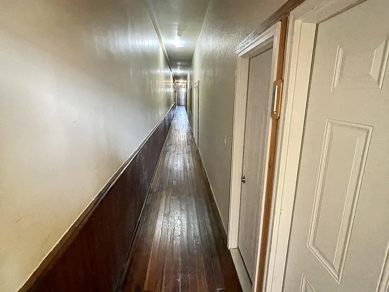 216 S Main St #5 — Photo 2