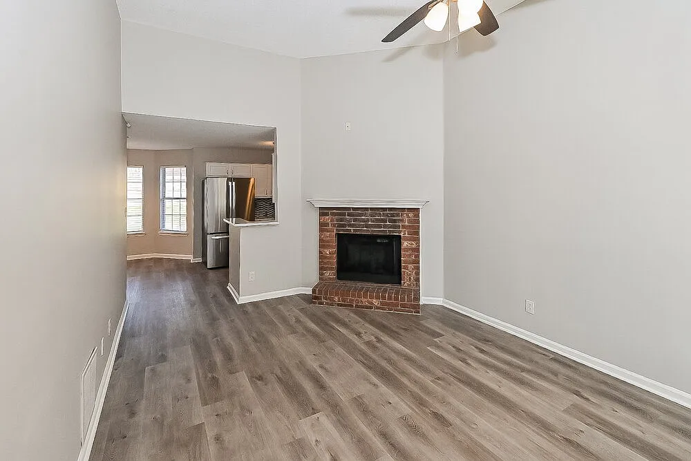 4 bed, 2.5 bath, 1800 sqft, $2,640 — Photo 4