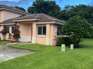 707 NW 208th Dr, Hollywood, FL 33029