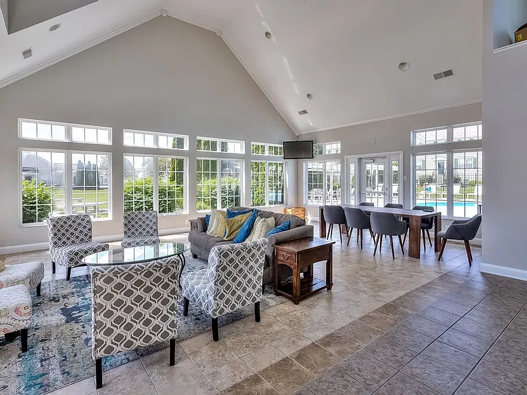 7236 Colonial Affair Dr — Photo 46