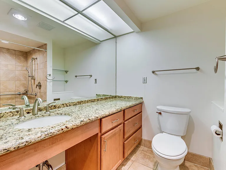 Legacy Hills at Poway 55+ — Photo 21