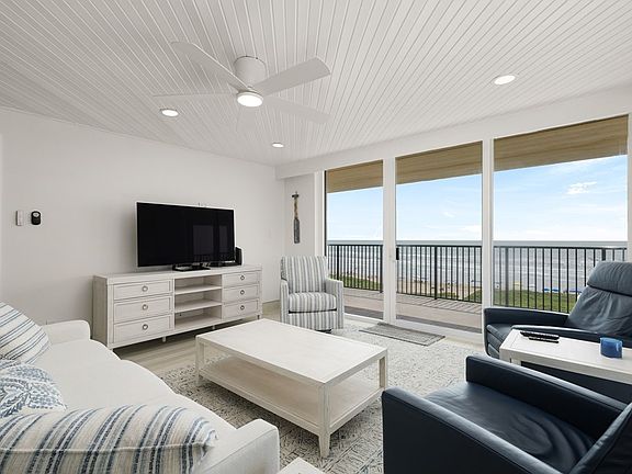 3rd image of 3000 Gulf Blvd APT 610