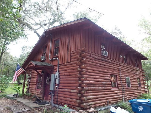 Log Home Rear