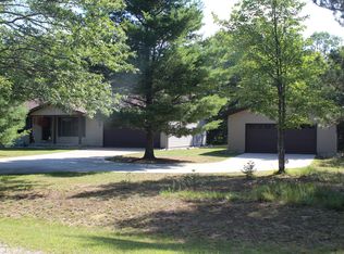 3140 Woodland Dr, Grayling, MI 49738