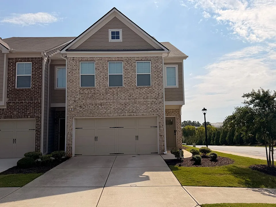 2221 Flying Spur Dr