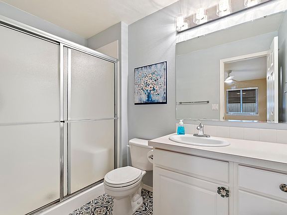 3rd image of 5905 N Lakeshore Way