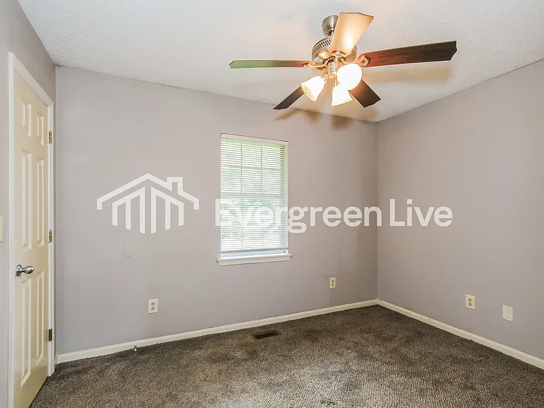 161 Buckingham Cir — Photo 7