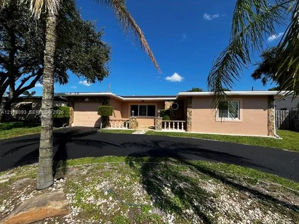 1325 N 74th Ter, Hollywood, FL 33024