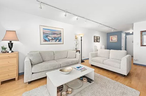 2nd image of 16 W 16th St APT 10MN