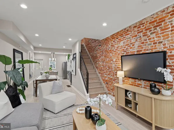 1416 N Dover St, Philadelphia, PA 19121