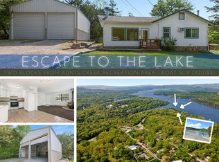 136 Goldwater Ln, Reeds Spring, MO 65737