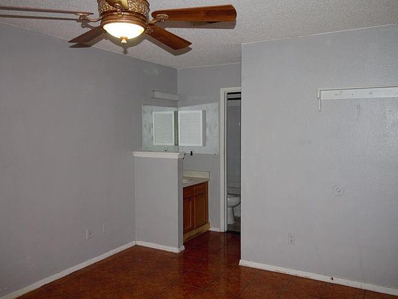 5th image of 629 Greenlawn Blvd