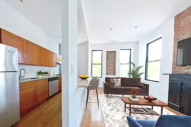 Rented by Platinum Properties