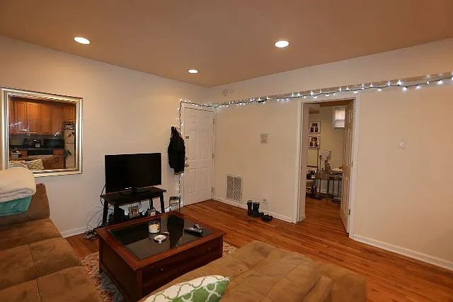 2545 N Seminary Ave — Photo 2