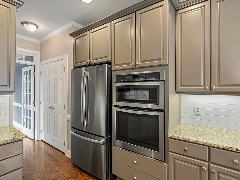 507 Highgrove Dr — Photo 10
