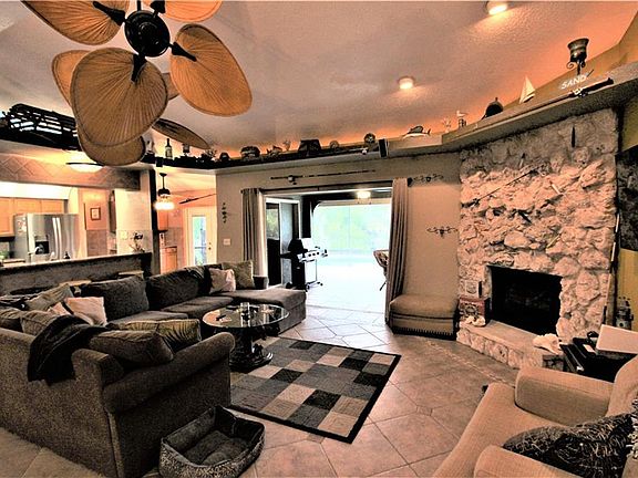 4th image of 568 McCabe St
