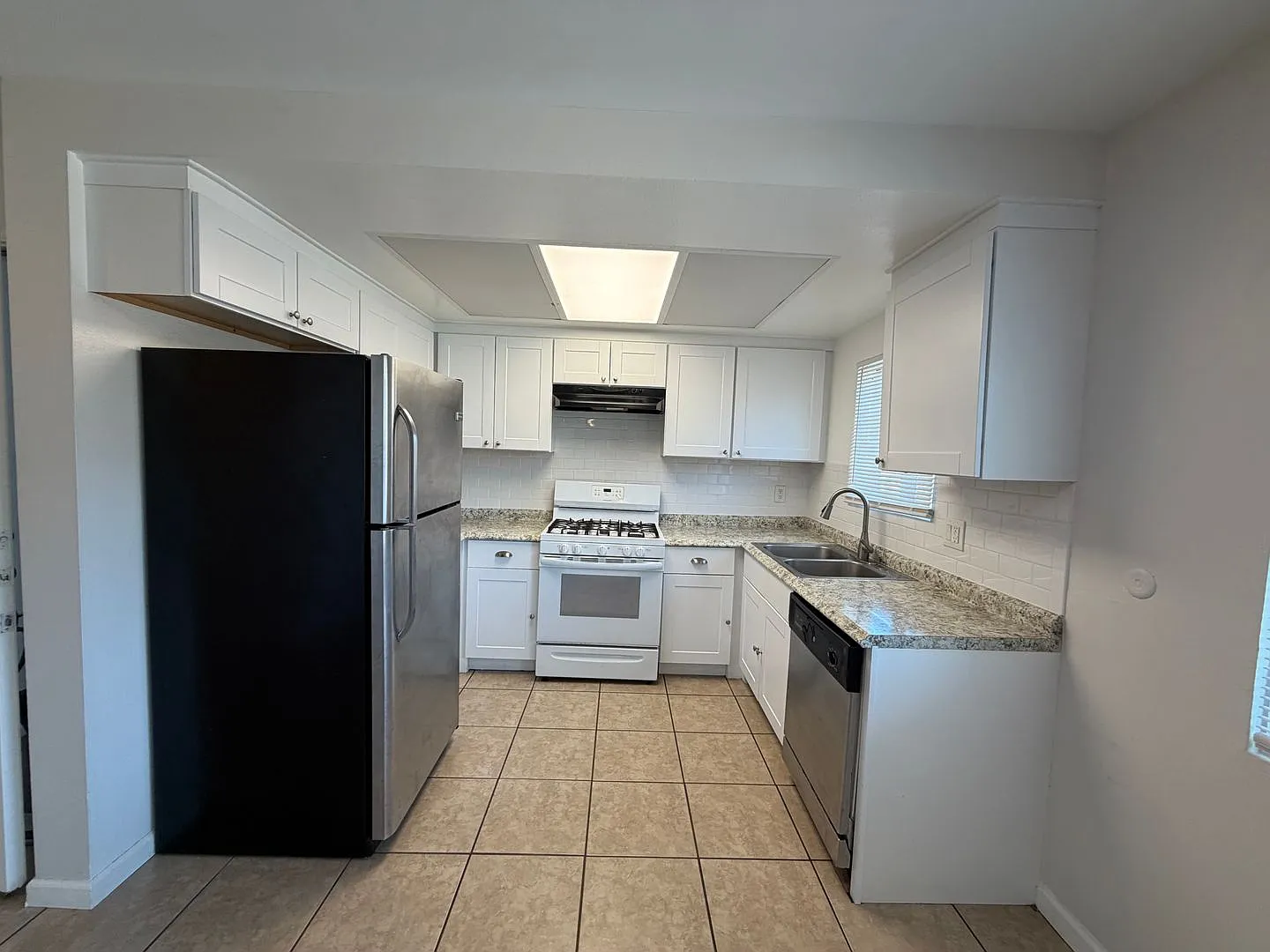 951 Summerland — Photo 3