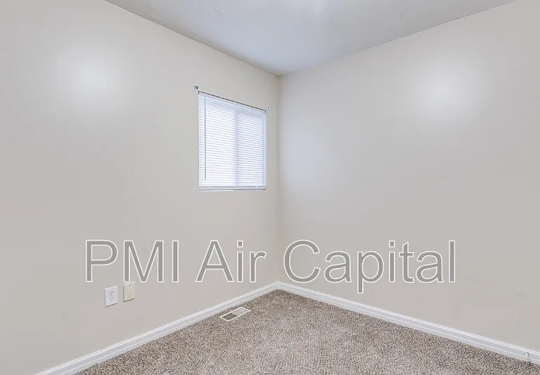 4910 E Gilbert St — Photo 8