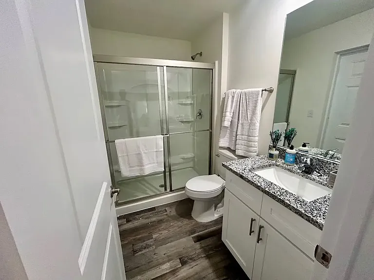 2510 NE 19th Pl — Photo 18