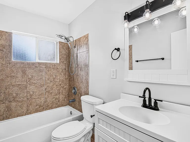147 S Magnolia Avenue — Photo 25