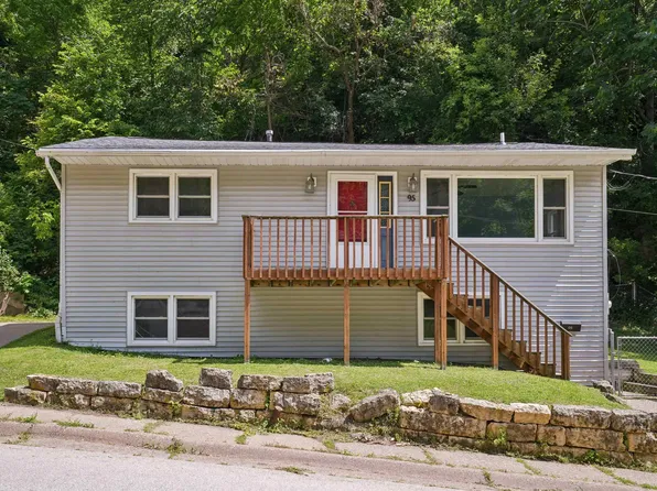 95 Valley St, Dubuque, IA 52003