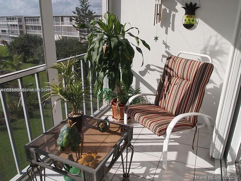 950 Hillcrest Dr #503 — Photo 12