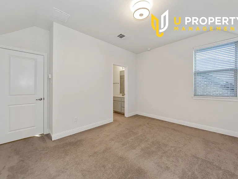 1017 Midland Dr — Photo 28