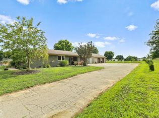1619 Robin Rd, Martinsville, IN 46151