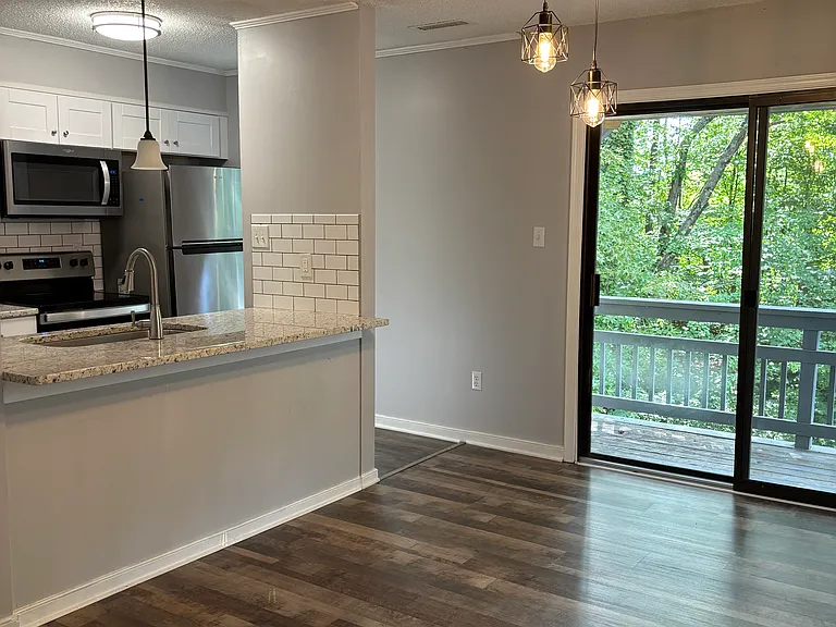 1700 Choate Pl #B — Photo 3
