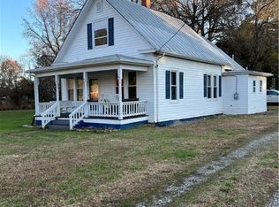 18719 James River Dr, Disputanta, VA 23842