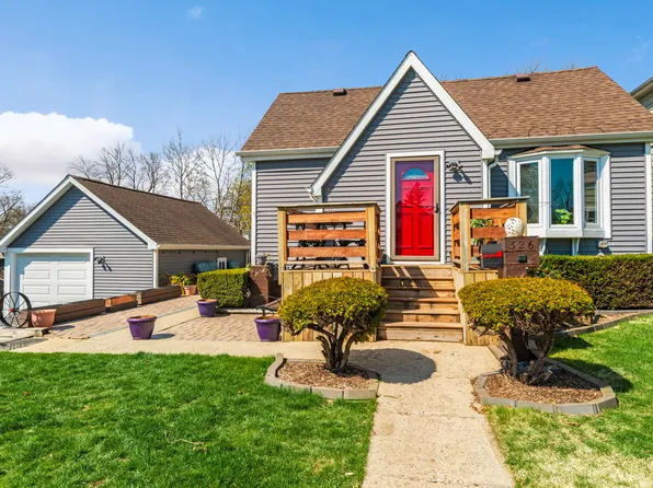326 Bellevue Dr, Round Lake Park, IL 60073