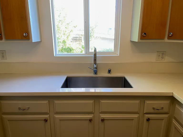 479 Nassau Ave — Photo 20