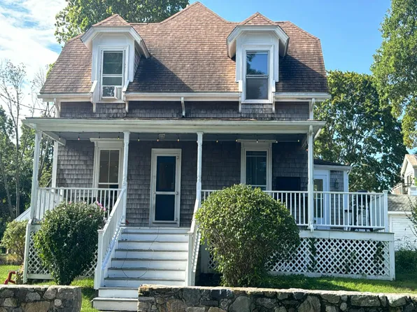 27 1/2 Fremont St, Plymouth, MA 02360
