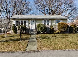 65 Burbank Dr, Warwick, RI 02886